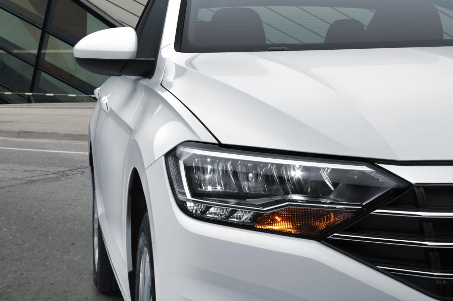 Детали экстерьера Volkswagen Jetta Trendline 2018 года  (MX) (фото 9 из 21)